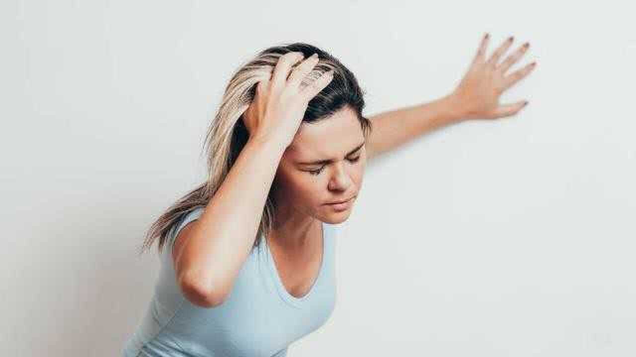 为什么有时候蹲着站起来会头晕？医生说出实情，看完可要当心了！_腾讯视频