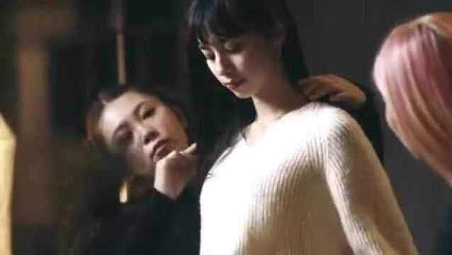 GU x 中条彩未 宽松针线衫广告 美少女就算穿块布都好看