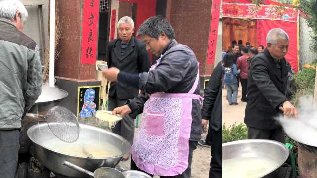 陕西岐山农村结婚流水席吃臊子面