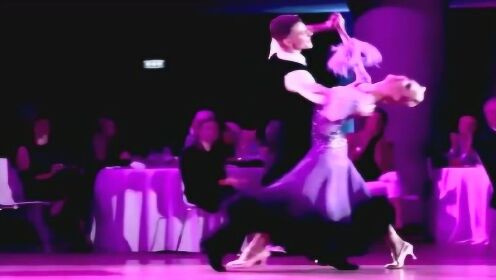 你见过这么可爱的狐步舞吗