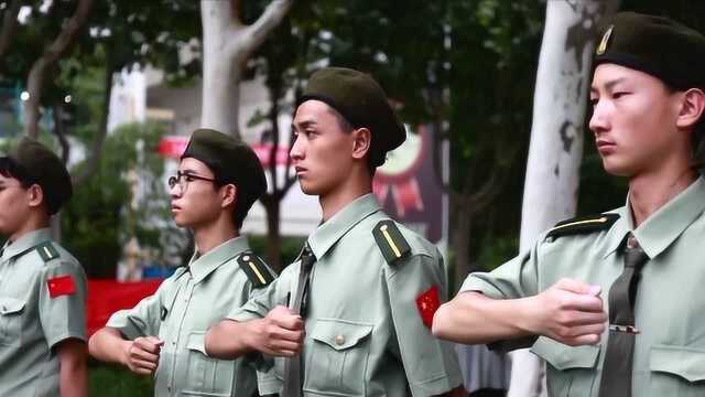 大学第一课:还记得军训时的感受吗?或苦或甜,我们都曾奋力拼搏