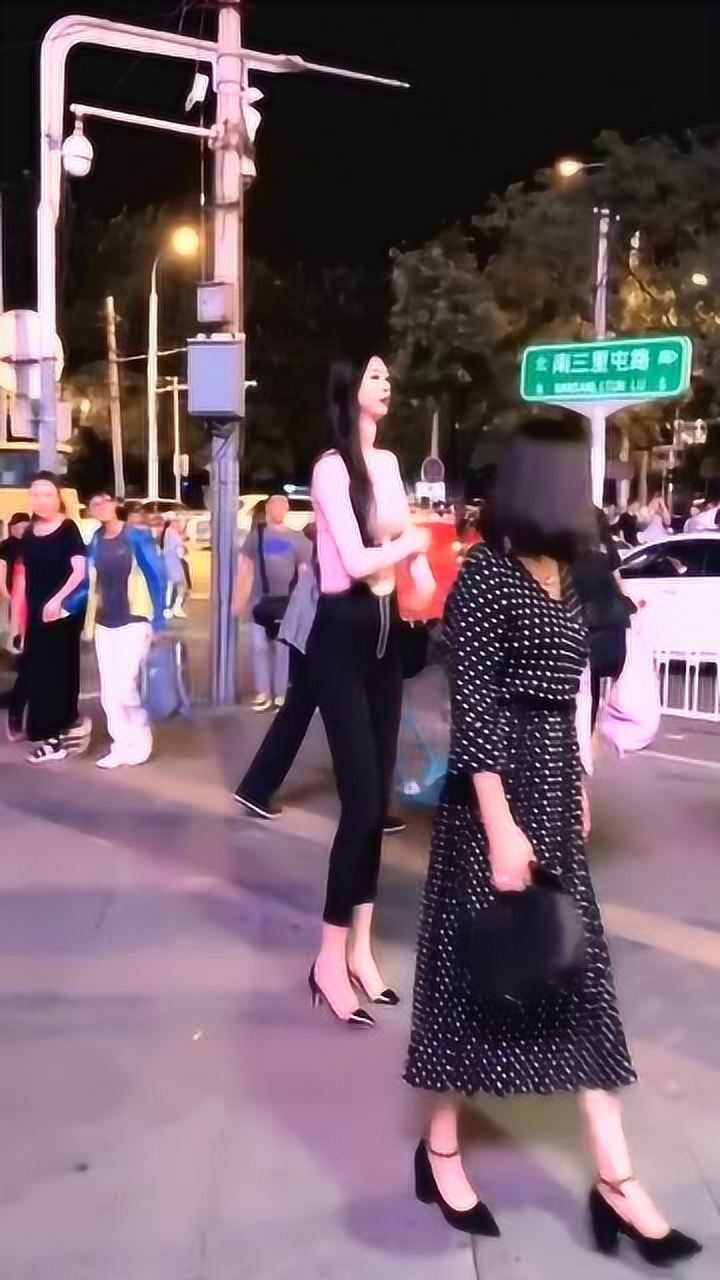 两米高的大姑娘