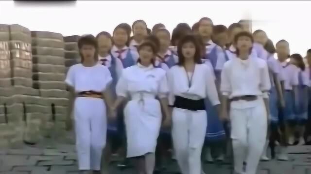 1983年无线电视台何守信 戚美珍 黄日华等香港艺人初登长城拍摄