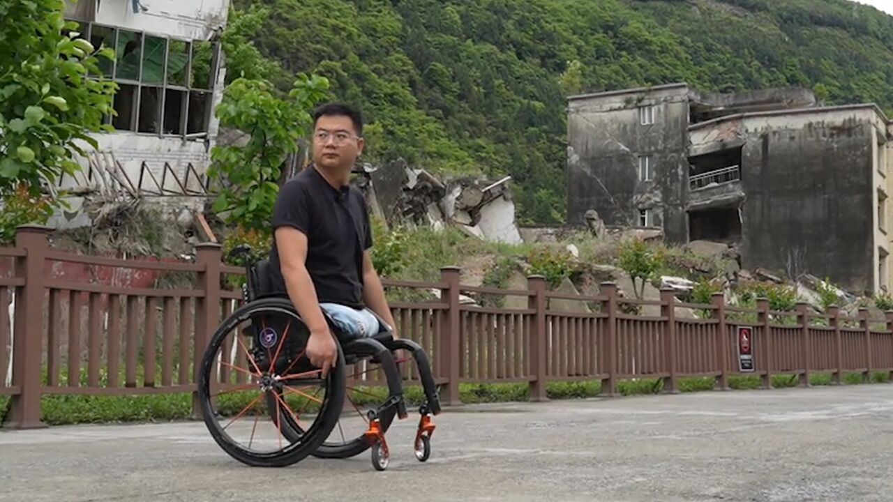 汶川地震夹缝男孩郑海洋感恩母亲,重返北川地震遗址:要珍惜当下