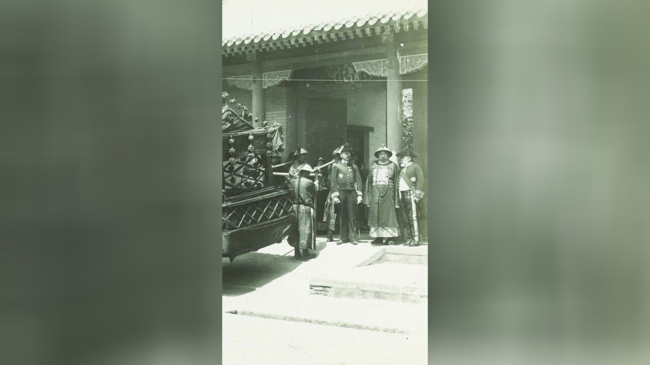 新婚贺礼:1906年,慈禧派人送肖像给西班牙国王