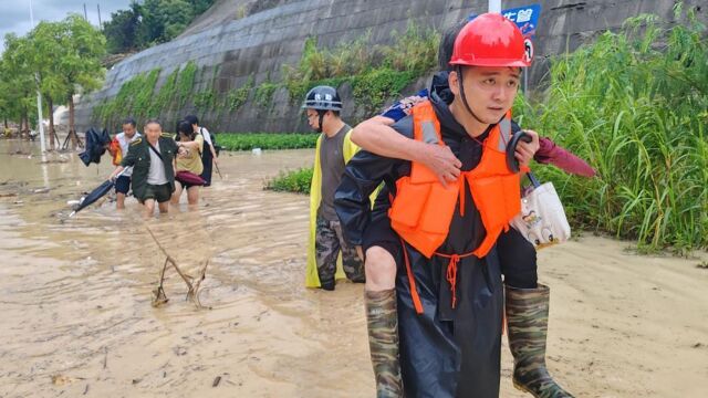 福建:各方力量紧急集结,转移人员、抢险保通