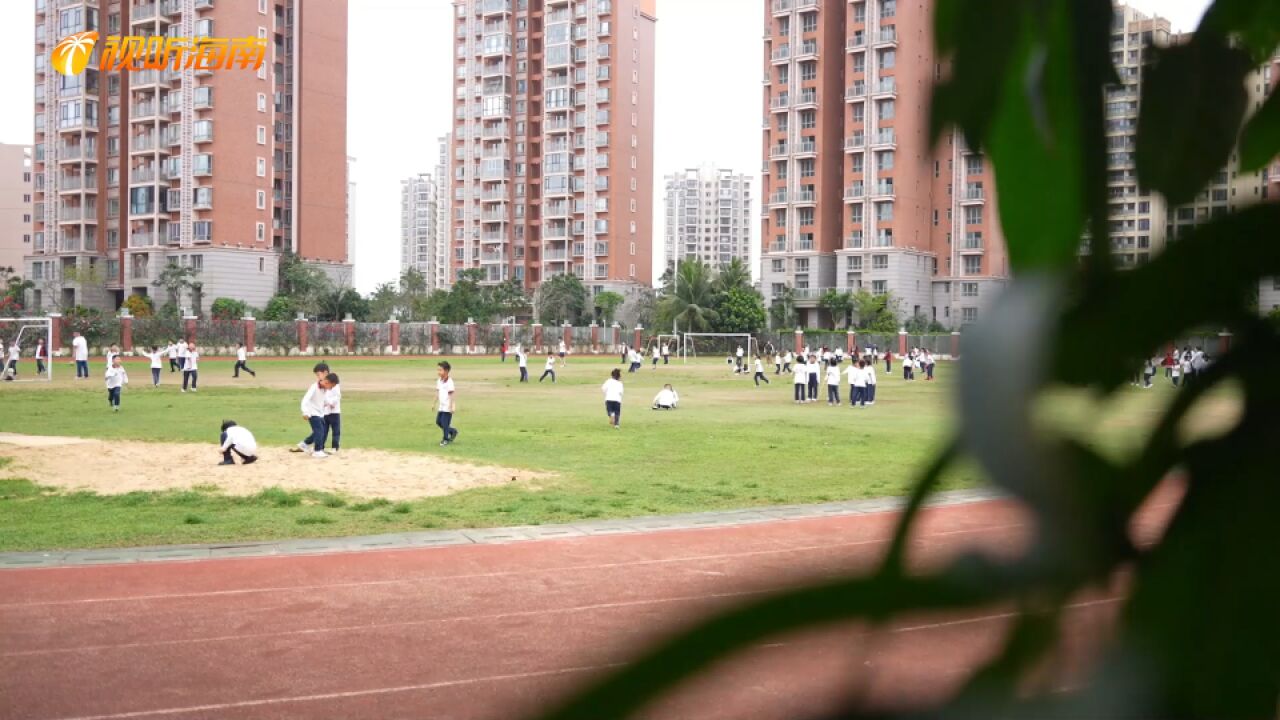 守护“雨林精灵”——海南长臂猿科普走进校园 走进深免悦读会