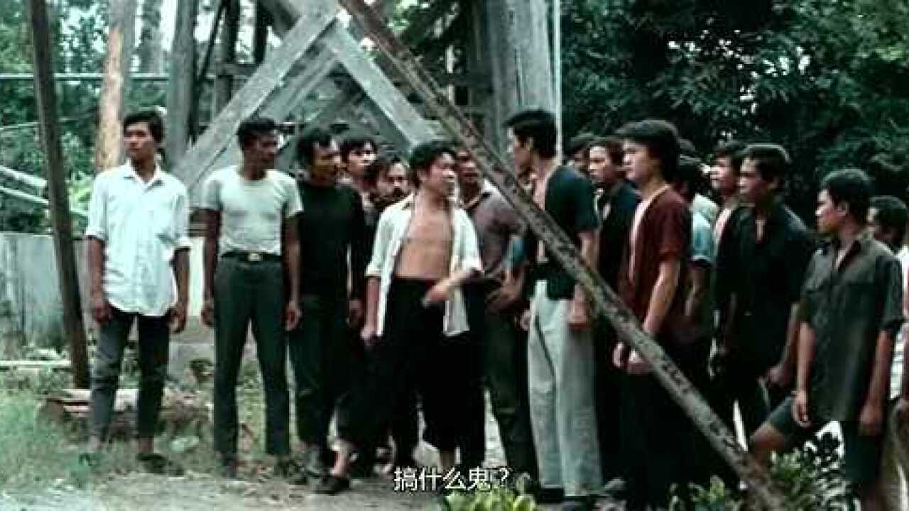 唐山大兄郑朝安被厂长叫进屋子兄弟们非常担心决定就坐在门外
