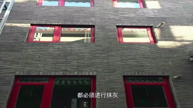 农民工自制拼接空心砖,成本只要10块,砌砖后不用抹灰,太省事了