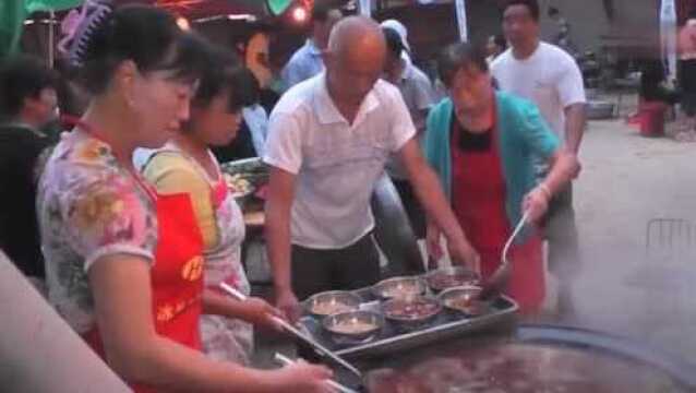 陕西淳化农村过白事 吃流水席饸饹!