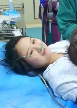 实拍真正的生孩子场景，看完真是不禁让人感叹，做母亲的伟大！