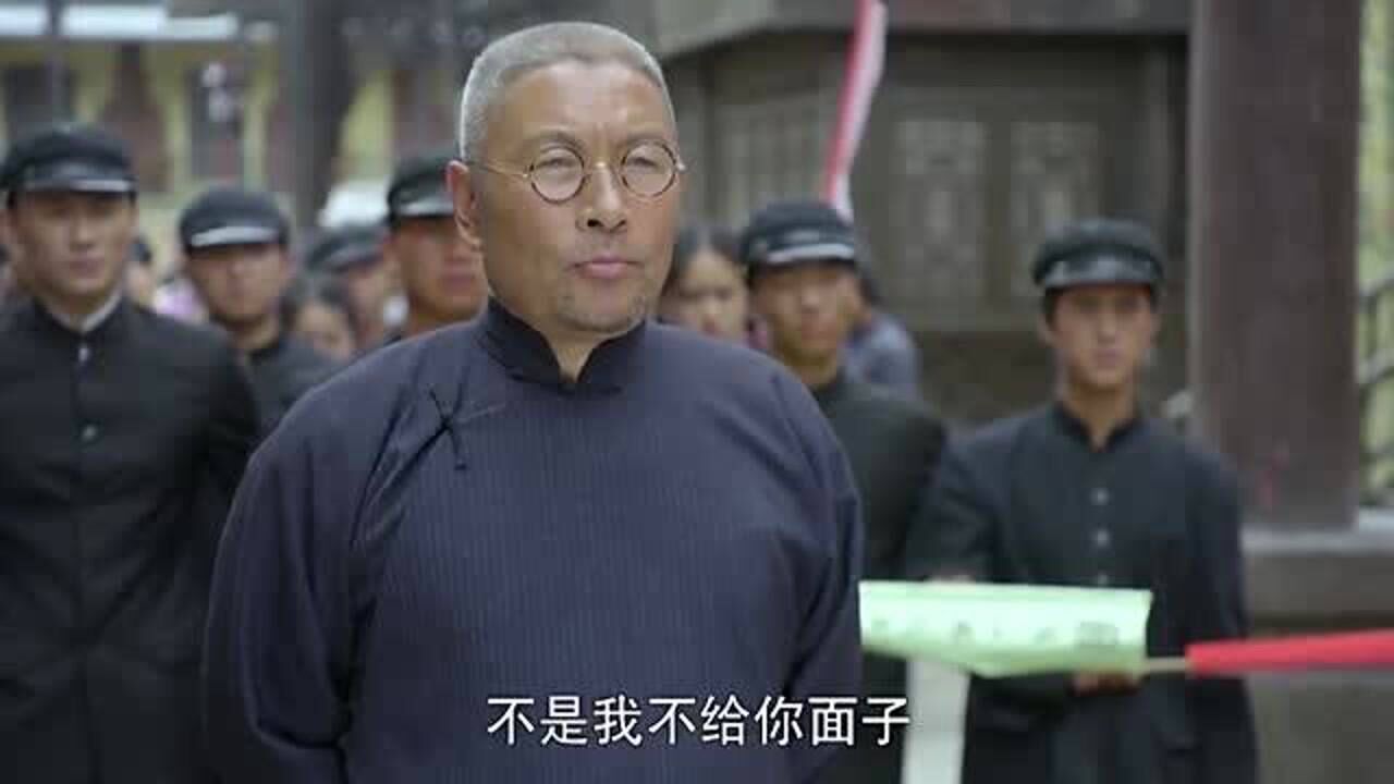 决战江桥万局长今天是走不掉了黑省的人民拦住了他的去路