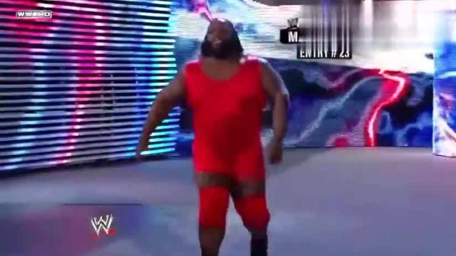 WWE:大秀哥对战死敌马克亨利,两人招招下死手,真是不要命了