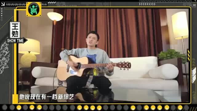 没有作词功底,很难即兴作曲,一遍就能唱成这样