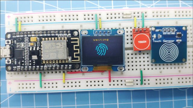 使用OLED屏幕,加电容式触摸开关,模拟屏下指纹解锁