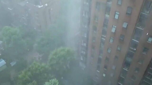 武汉市气象台发布暴雨橙色预警,市民下班路上需注意!