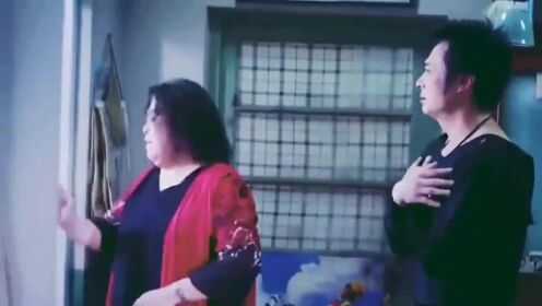 女房东喜欢上了小伙,要免他的房租,这让小伙不知道怎么办 - 腾讯视频