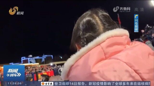 王亚平女儿在出征现场为妈妈加油