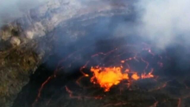 夏威夷岛火山喷发,摄像机拍下这一幕!