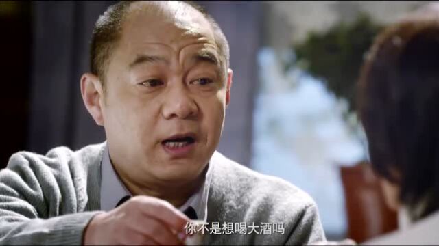 厂长以权谋私,给大儿子找个工作,却不同意二儿子的工作调动