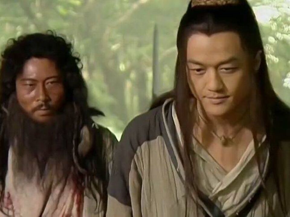 笑傲江湖中,向问天联手令狐冲大战正邪两派的武林高手,真是豪气冲天