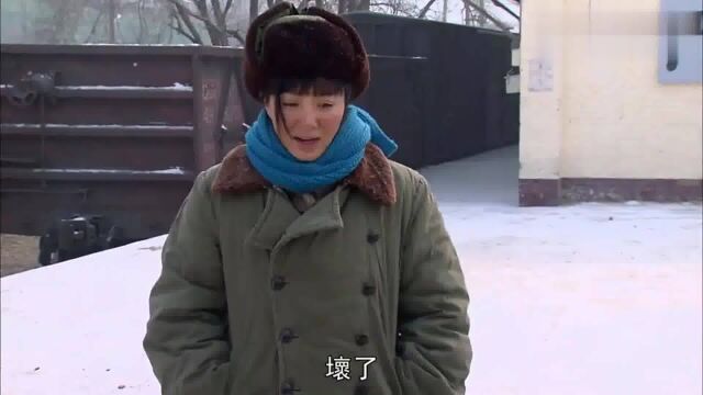 傻春傻春千里救妹,素不金蝉脱壳和女孩互换衣服,成功逃脱伦理片