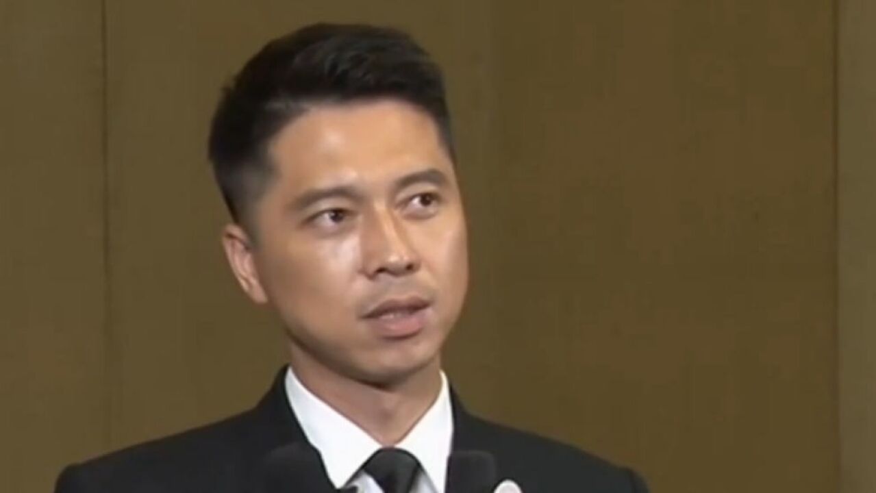 王雷刚毕业被任鸣邀请参演《哗变》,然而任鸣导演现已辞世