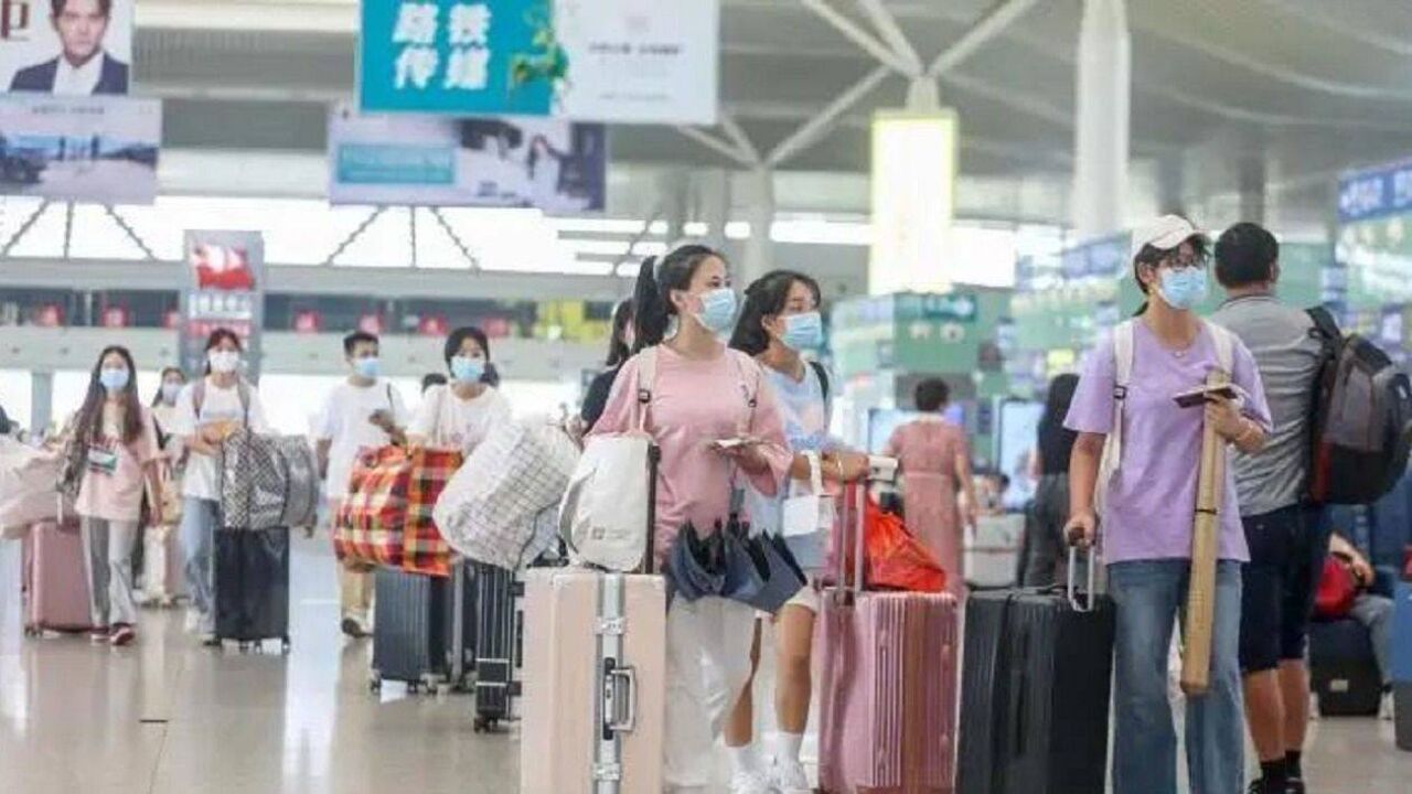 海南三亚:组织省内滞留三亚旅客(学生)有序返程返校