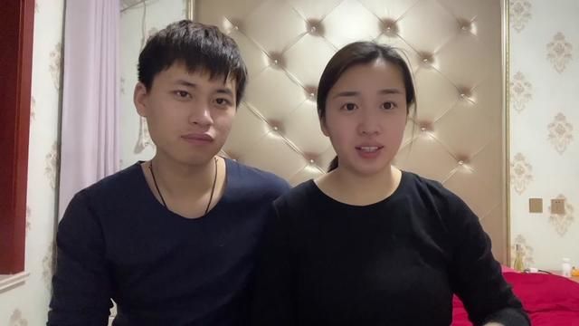 婷婷怀孕快5个月了,小亮第一次听到宝宝心跳声,这感觉太奇妙啦 #婚后日常 #新婚夫妇 #孕妇