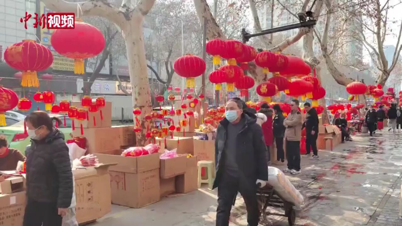 西安:花灯市场持续走俏“兔元素”花灯备受欢迎