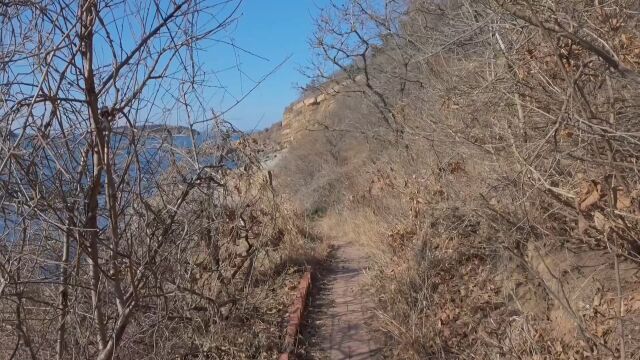 大连这个未开发的海滩景色环境真好看.春游赶海搭帐篷遛娃好地方