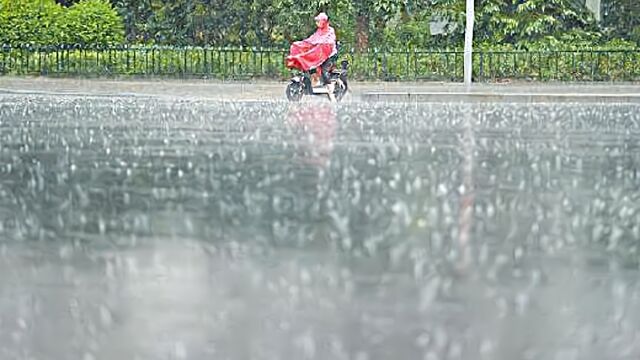 今明两天多地仍有持续性强降雨 海南发布地质、山洪灾害气象风险预警