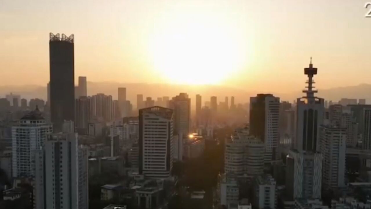 苏海兰是福建省农业科学院的一名科技特派员,同时也是两个女儿的母亲,一大早她就要赶赴邵武市大竹镇