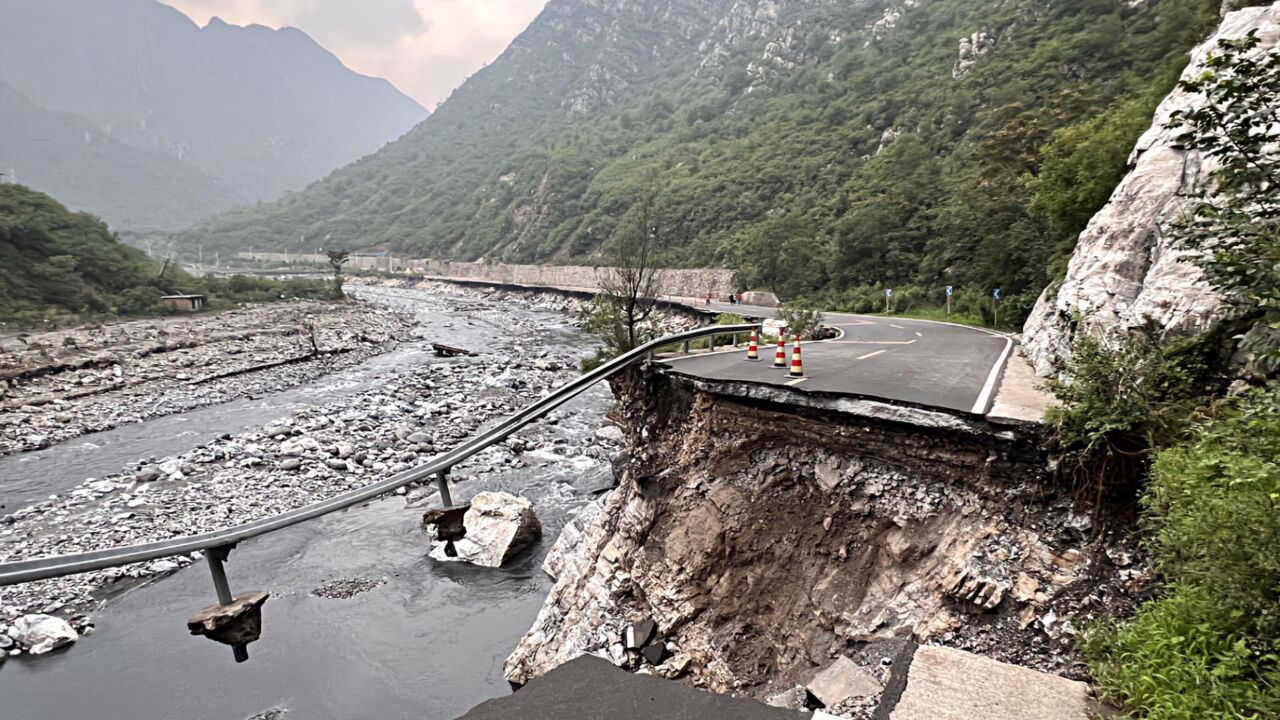 北京房山区108国道生命通道已抢通,应急救援车辆、人员可通过