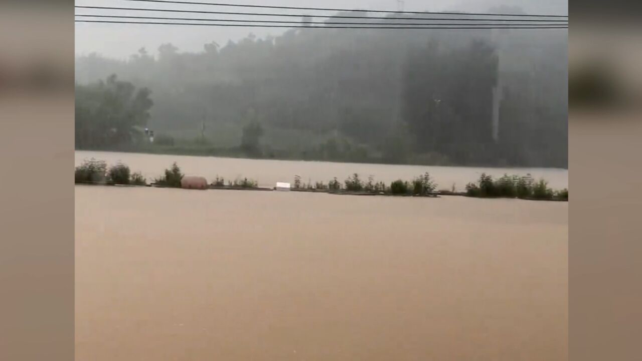 山西一景区疑因泄洪低洼房屋被淹,附近商家:区域封闭 居民已经全部被转移