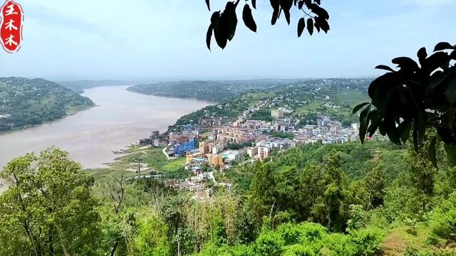 北寨山的美在山顶,这里可观日出日落,看古镇全景