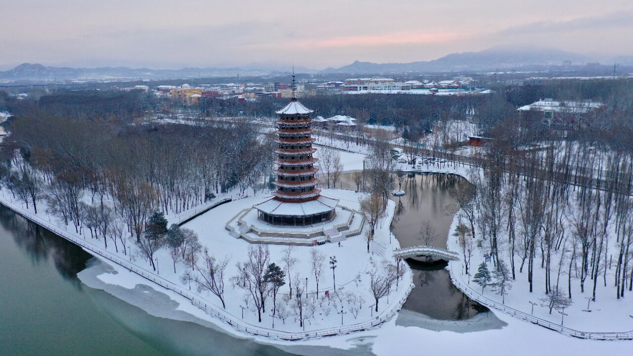 最美冬奥城雪后变身童话世界