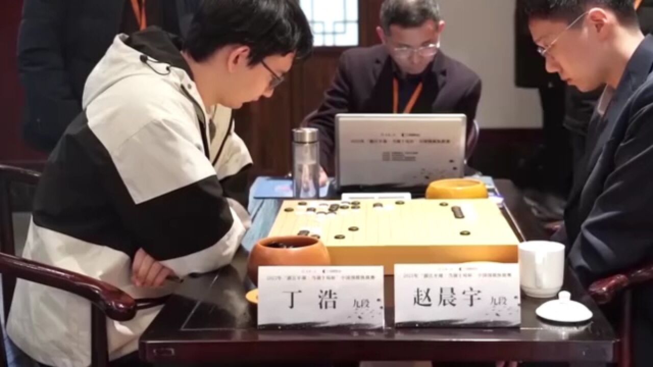 中国围棋快棋赛八强战冷门迭爆,黄明宇战胜杨鼎新晋级四强