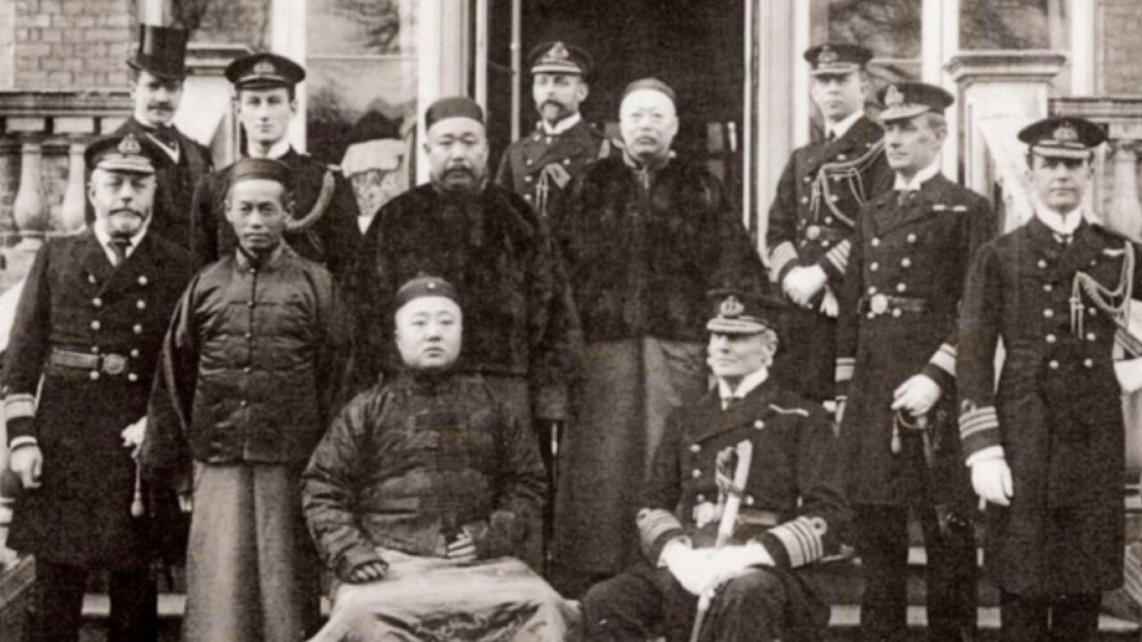 1866年,清政府建立了马尾船政学堂,邀请英国老师前来授课