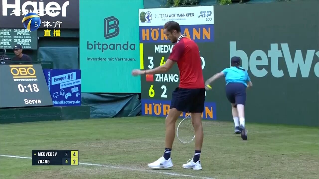 ATP哈雷赛:张之臻击败梅德韦杰夫挺近八强,将对阵尤班克斯