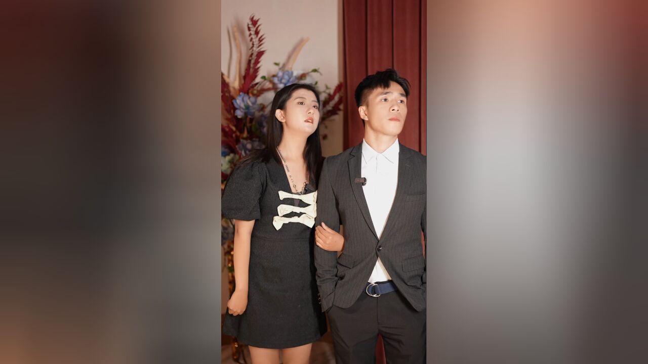 我是千亿狂婿第37集: 富少当面羞辱赘婿和自己老婆,赘婿反手让他下跪道歉!