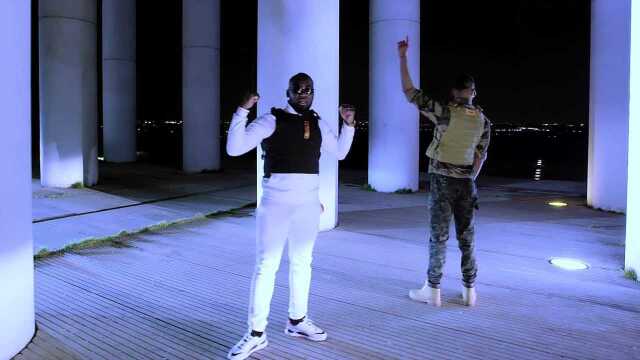 J'ai sign㩠chez Meugui (Clip officiel)