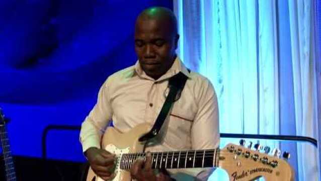 Ungu Alpha (Live at Carnival City, 2012)