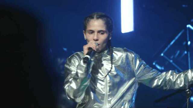 070 Shake  Trust Nobody (dscvr Live)