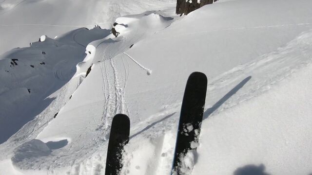 就问你腿软没软!第一视角看顶级滑雪高手雪山滑雪速降