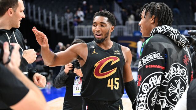 米切尔vs活塞集锦 独揽32+5里突外投率队取胜