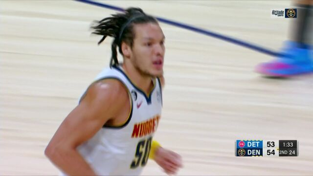 敢夹击约老师的还真不多见 约基奇小手一抖戈登球到人到双手反扣