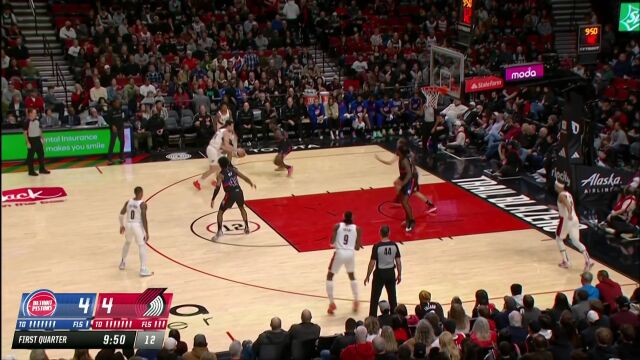 攻传两端皆有建树！尤班克斯人缝手递手妙传格兰特三分飚射