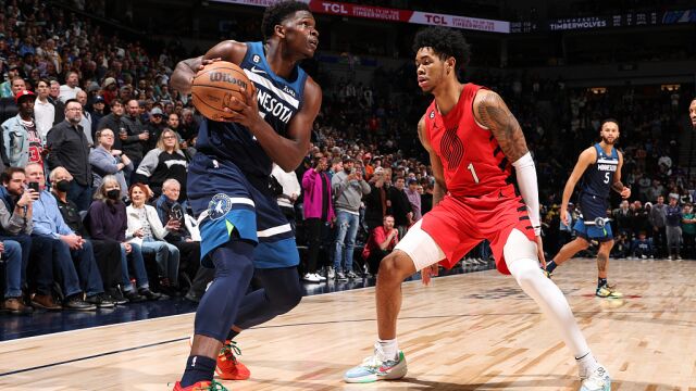 爱德华兹vs开拓者集锦 全场砍下32+7火力全开轰炸敌军防线