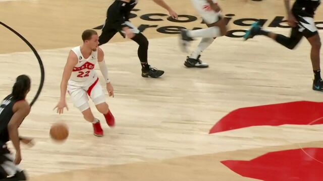 防守反击是看家本领！猛龙抢断乔治传球打转换三分得手